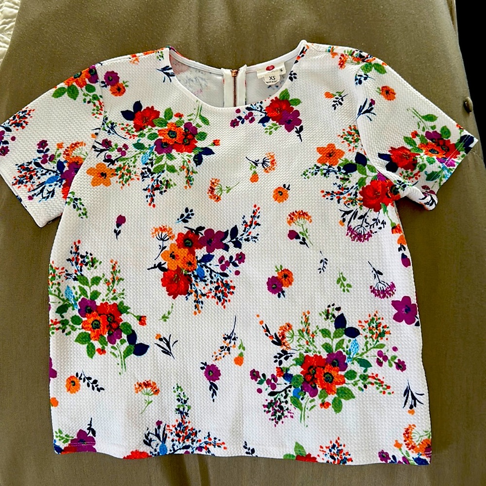 White with floral design Size XS
